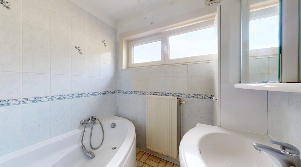 Nivelles-09232025_193224