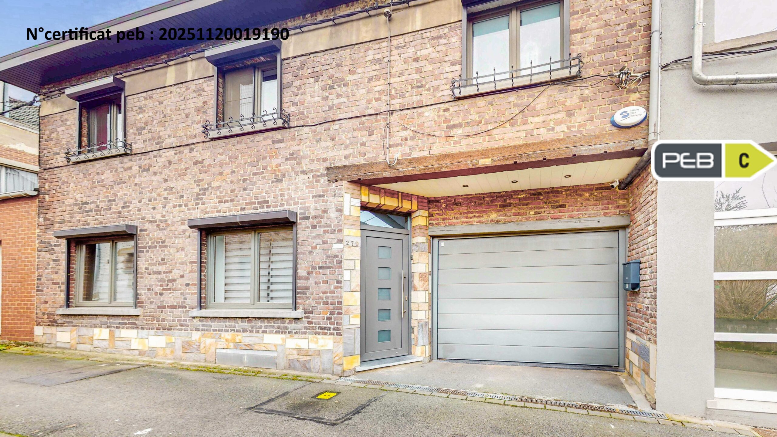 Superbe maison 5 chambres avec jardin et garage à La Louvière